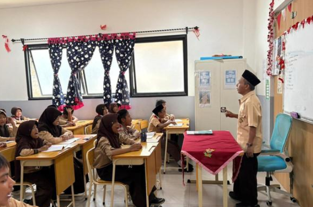 RUU Sisdiknas Disorot, Kesejahteraan Guru Jadi Salah Satu Hal Penting